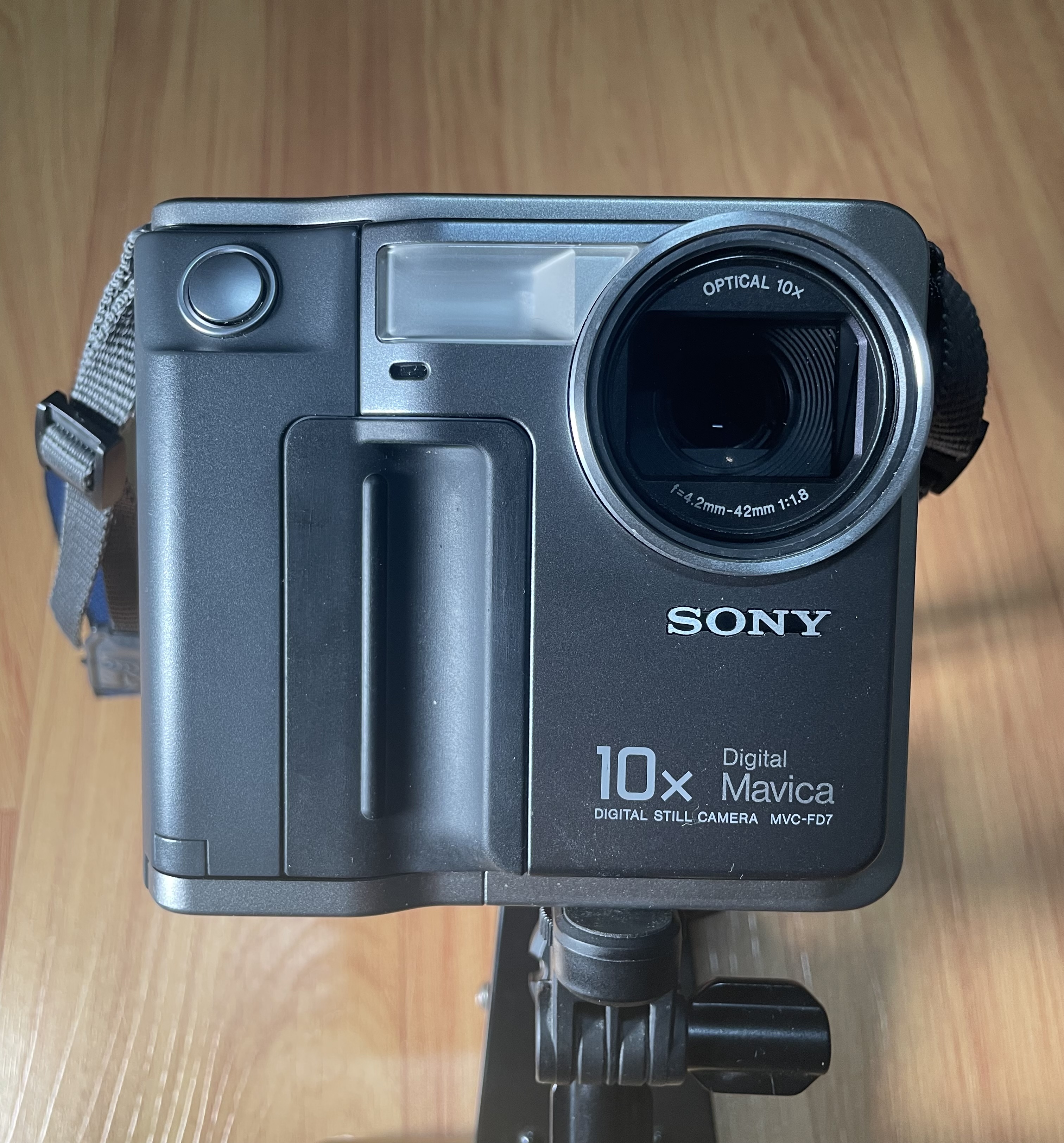 Sony digital still camera MVC-FD7